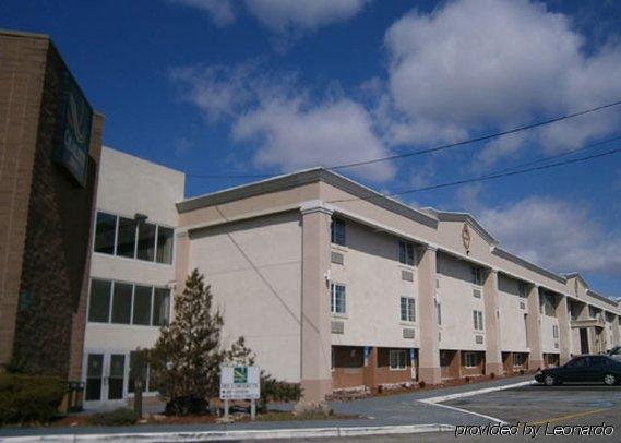 Quality Inn & Conference Center Maple Shade 外观 照片