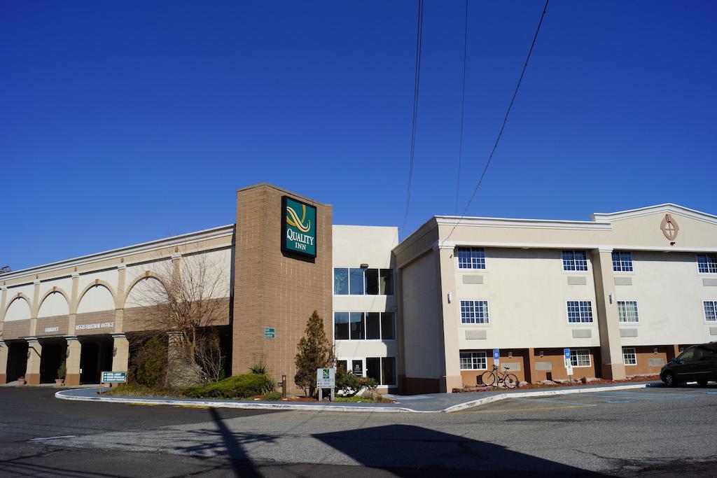 Quality Inn & Conference Center Maple Shade 外观 照片